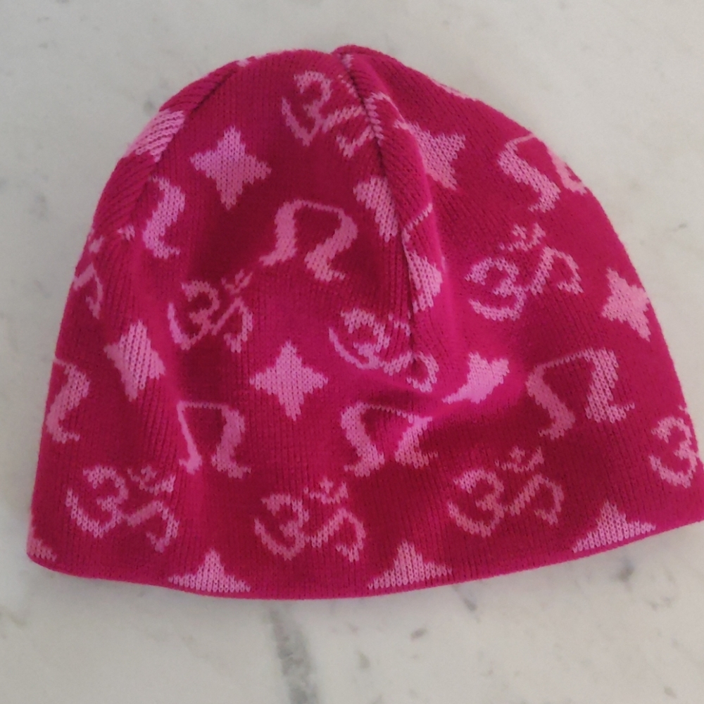 Lululemon pink reversible toque